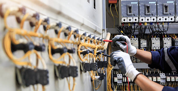 Professional Electrician technician working in Snyder, OK